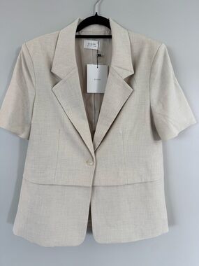 Short sleeve blazer